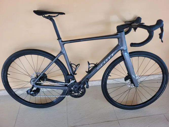 Bike Scott Addict Sram Rival axs 12v