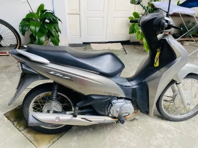 Vendo moto honda biz 110i 2024 novinha
