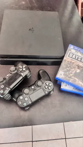 PlayStation 4 slim 1tb com 2 controles e 3 jogos 