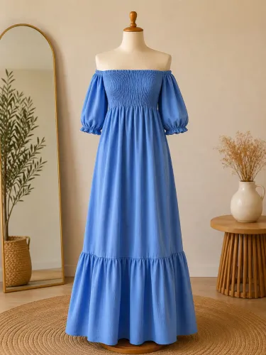 vestido azul ombro a ombro