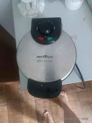 Máquina de waffle Britânia 