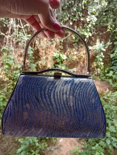 Clutch azul marinho vintage - modelo caixinha / Bauletto