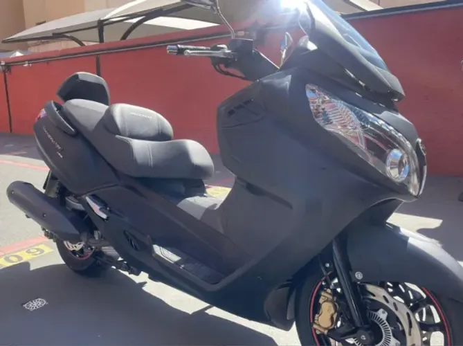 Maxsym 400i 2023 - único dono, 11.500 km, abaixo da FIPE, revisada em concessionaria