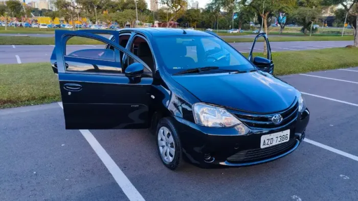 Toyota Etios X 1.3 Flex 16V 5P Mec. 2015