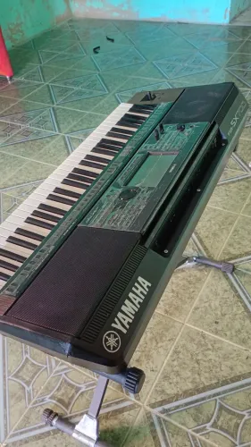 Teclado Yamaha sx 700