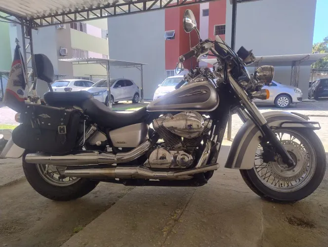 Moto Shadow 750 