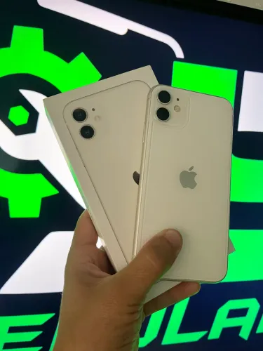 iPhone 11 64gb Muito novo com nota fiscal 