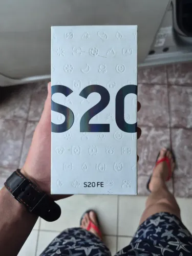 S20 FE + Carregador Original + Extrator de Chip