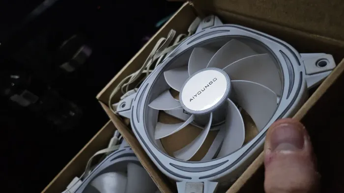 Fan Aigo z12 / 1 normal e 1 reverse