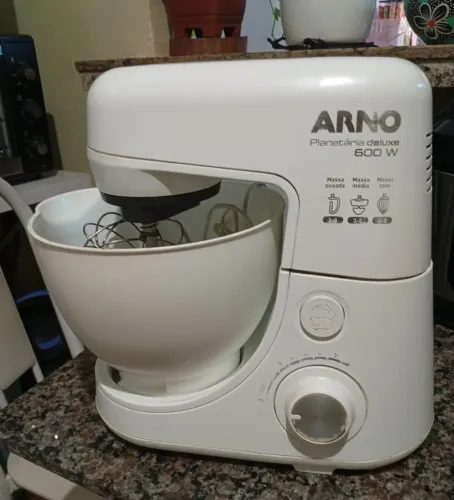 Vendo Batedeira Arno 