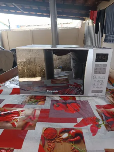 Microondas Panasonic 23 litros inox espelhado