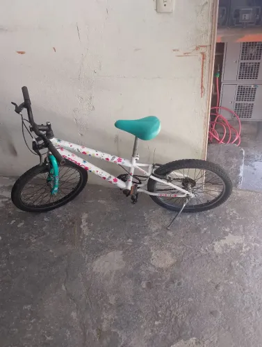 BICICLETA INFANTIL FEMININA ARO 20.