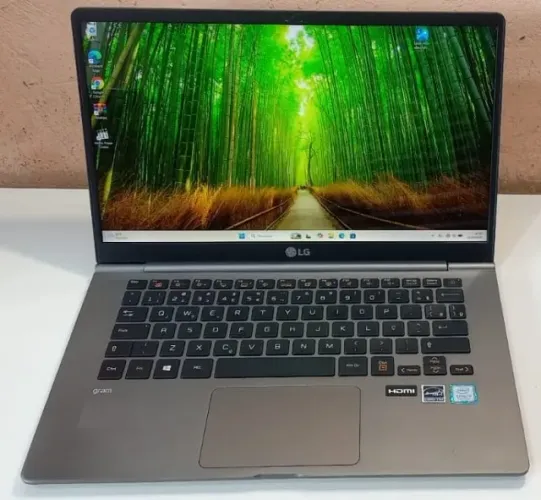 Notebook LG 14Z980 - Intel Core i5 8250U - 1.60 Ghz - 8.0 GB RAM- 128 MB Video - 240GB SSD