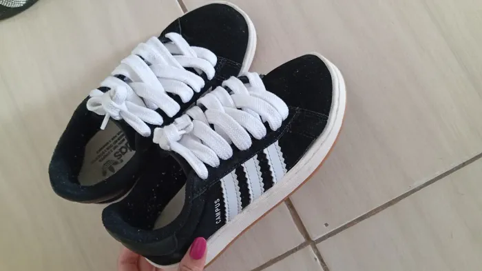 Tênis Adidas