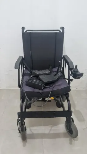 Cadeira de rodas motorizada