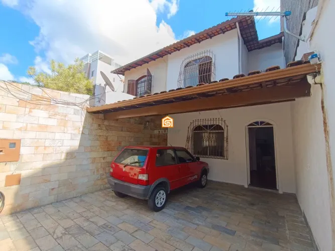 Casa 3 quartos, suíte e 2 vagas no Santa Branca!