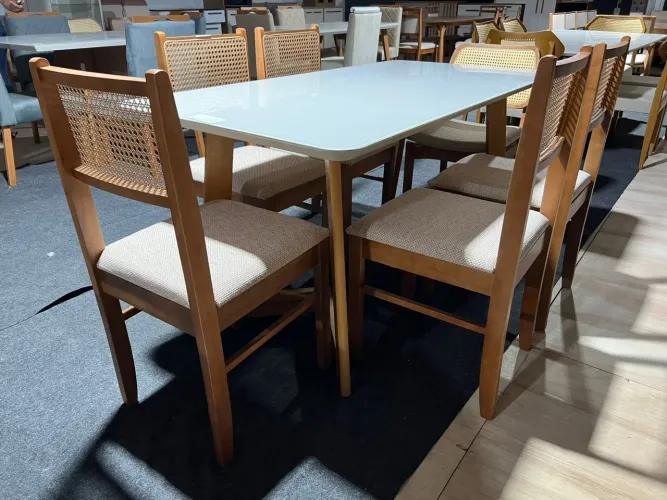 Mesa de Jantar Maia