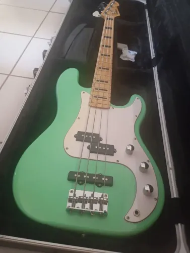 Baixo Waldman Motown + Hard Case Gator + Acessórios