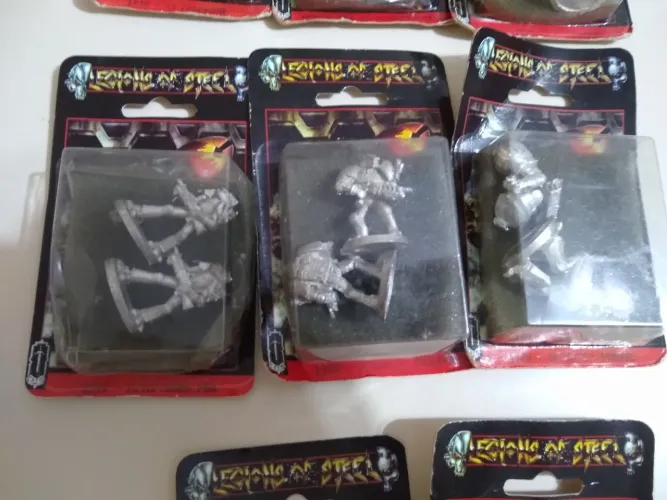 Conjunto Miniaturas Legions of Steel Lacradas - Lote 17