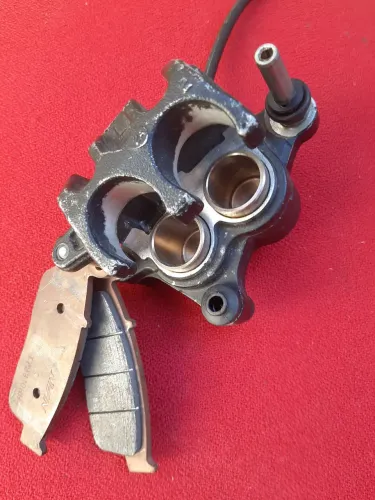 Pinça dianteira completa triumph bonneville T100 original 