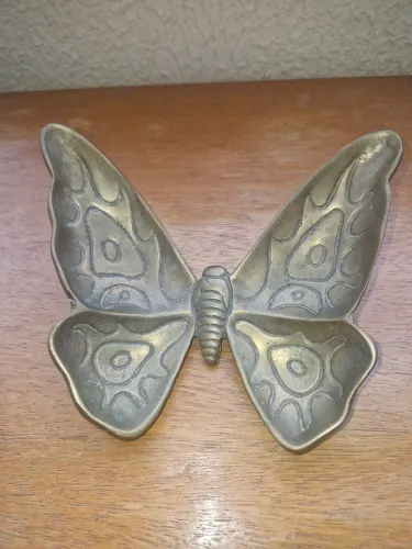 Borboleta decorativa vintage metal dourado