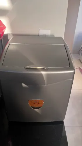 Máquina de Gelo Ice Maker Portátil Faz Gelo Rápido Funcionando