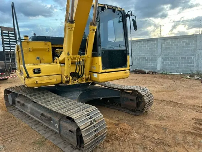ESCAVADEIRA HIDRAULICA KOMATSU PC 130