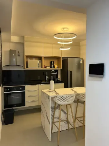 Apartamento para aluguel com 95 metros quadrados com 1 quarto