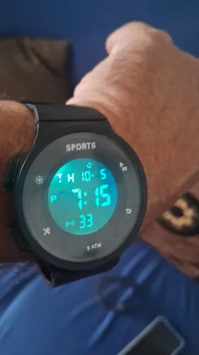 Relogio Sports novo, hora, alarme, cronômetro, data, a prova de banho