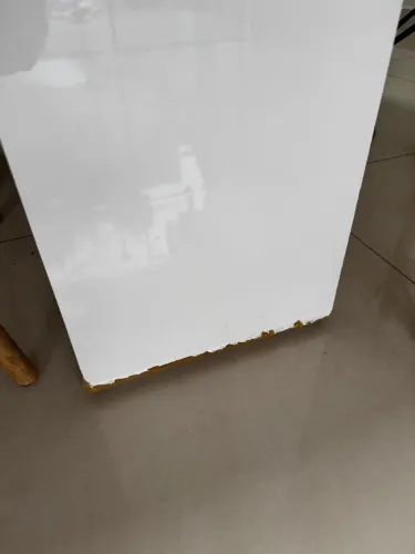 Vendo mesa laqueada com 4 cadeiras 