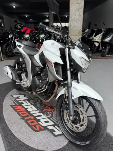 YAMAHA FZ25 2019 MUITO CONSERVADA - AQUI NA MARINGÁ MOTOS