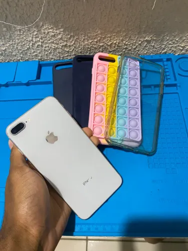 iPhone 8 Plus, Branco