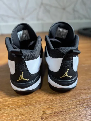 Tenis Nike Jordan Flight