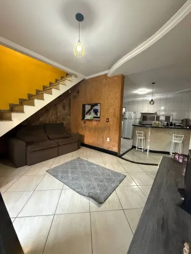 Casa Duplex a venda em Maria Ortiz (Goiabeiras)