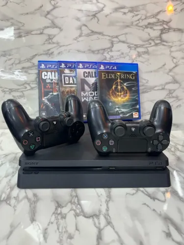 PlayStation 4 Slim 1000GB + 10 Meses Garantia + Jogo + 2 Controles