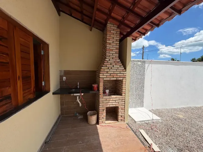 Oportunidade em Paracuru Bairro Maleitas Metragem do Terreno: 5.00x35.00