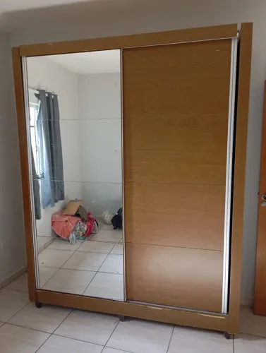 Guarda roupa de solteiro
