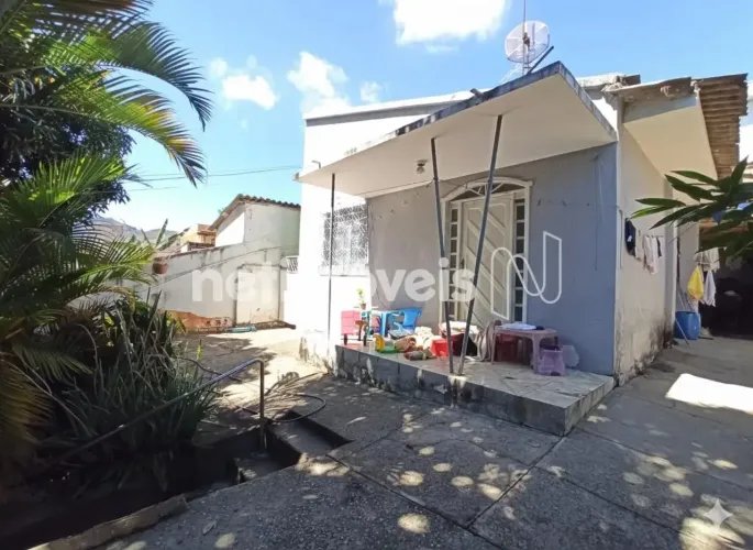 Barracão com dois quartos à venda no Pompéia.