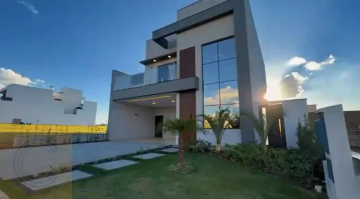 Sobrado com 4 Quartos à venda, 250 m² por R$ 2.500.000 - Condomínio Maria Cândida - Jardim
