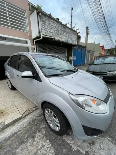 Ford Fiesta Sedan SE 1.6 8V Flex 4P 2014