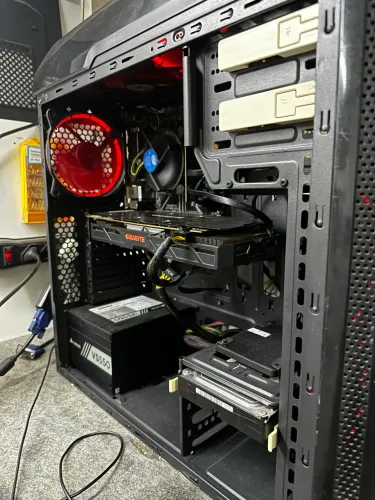 Gabinete gamer i5 8ºgen 3.00GHz