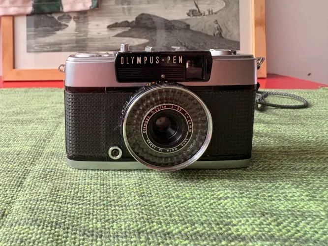Olympus pen ee2