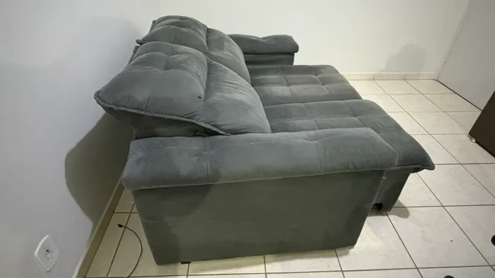 VENDO SOFÁ RETRÁTIL E RECLINÁVEL JÁ HIGIENIZADO 