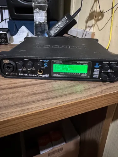 Placa de áudio Motu ultralite mk3  híbrida 