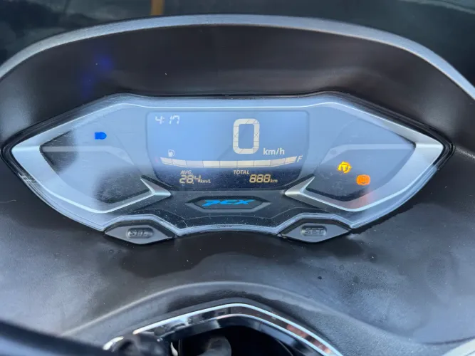 PCX DLX 160 (2024)quase okm