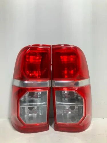 Par de Lanterna Toyota Hillux SRV 2012 2013 2014 2015