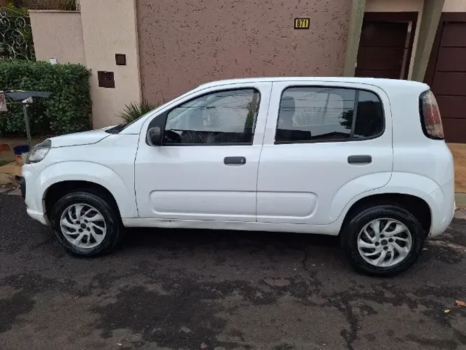 Fiat Uno Attractive 1.0 EVO Fire Flex 8V 5P 2021