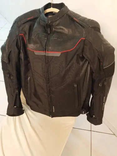 Jaqueta masculina semi nova