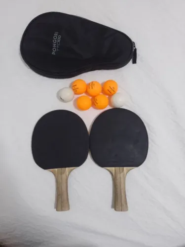 Raquete de ping pong com mais 7 bolinhas