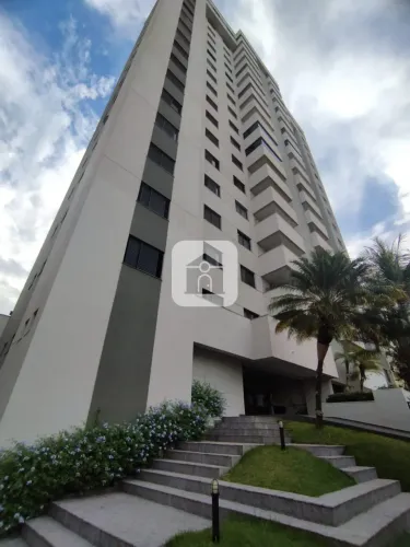 Apartamento com 137m² para locação no bairro Martins